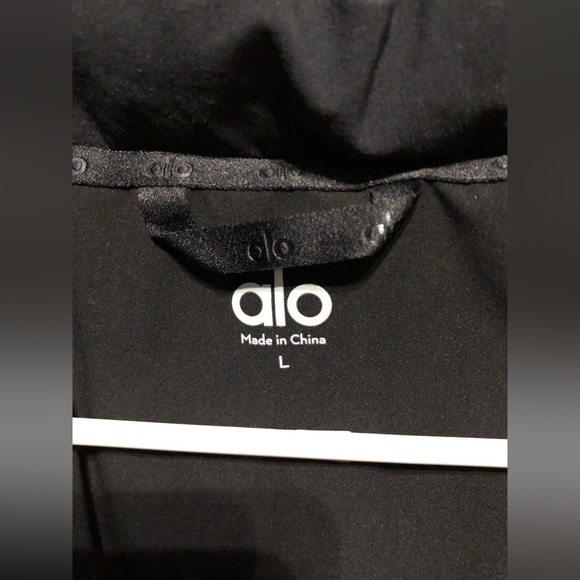 Alo Stretch woven street puffer jacket - Picture 8 of 11